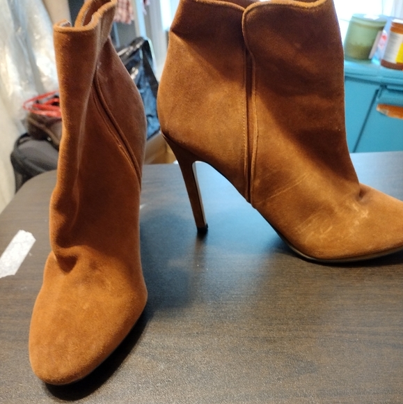 June Ambrose high heeled booties, suede, tan, size 9M. - Picture 3 of 11